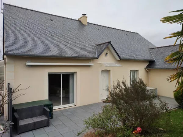 Maison de plain-pied 5 pièces 117 m² 