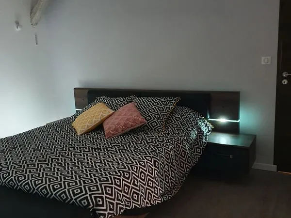 Chambre 25m2 salle d'eau privée dressing 