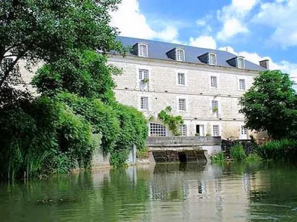 Moulin avec chambres d'hôtes proche de Chablis. Pas de travaux 