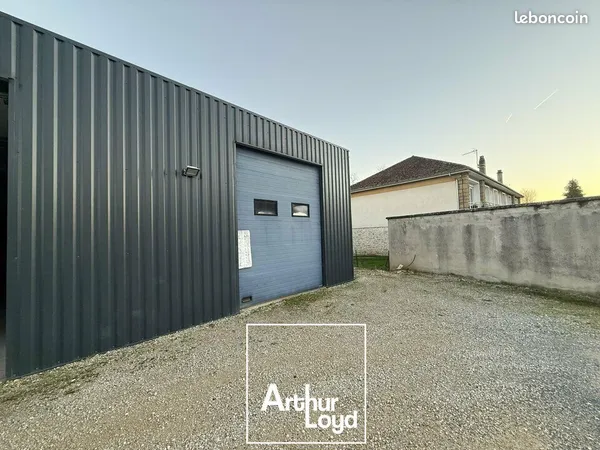 Local d'activité 50 m² 
