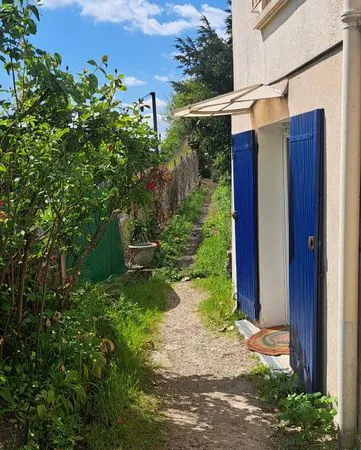 2 pièces meublé lumineux proche transports en commun 