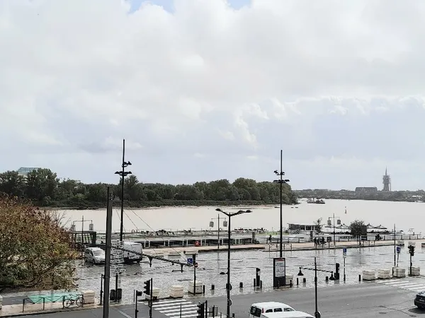 Vends appartement 156m² Bordeaux - Quai des Chartrons 