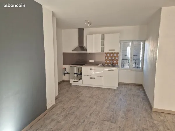 Beau T2 de 50 m² centre ville EYRAGUES 