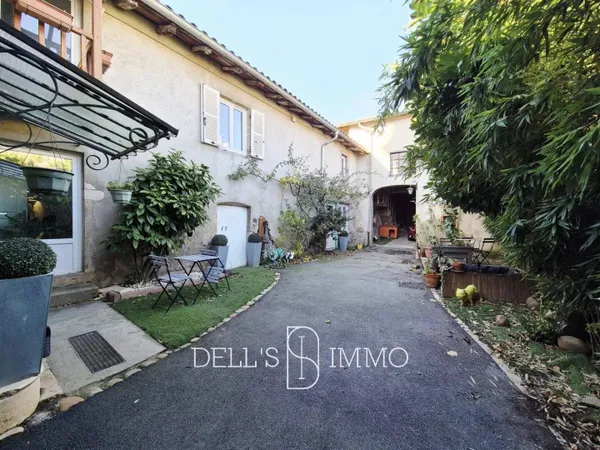 Maison de plain-pied 5 pièces 177 m² 