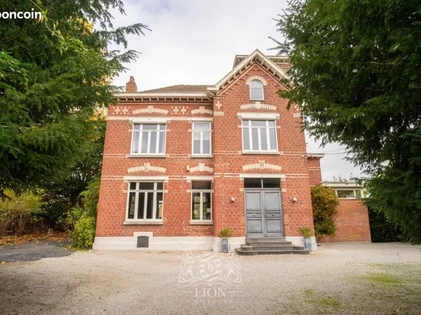 Maison 8 pièces 280 m² 