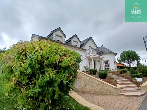 Maison 9 pièces 220 m² 