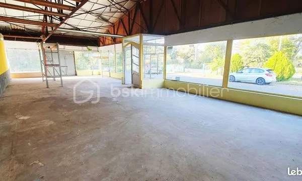 Local professionnel 470 m² 