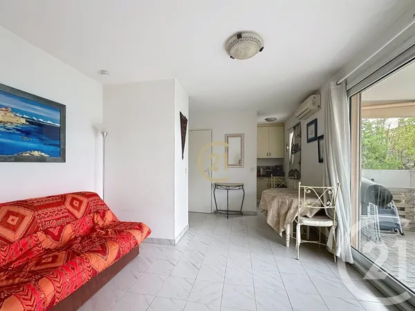 Studio 1 pièce 23 m² 