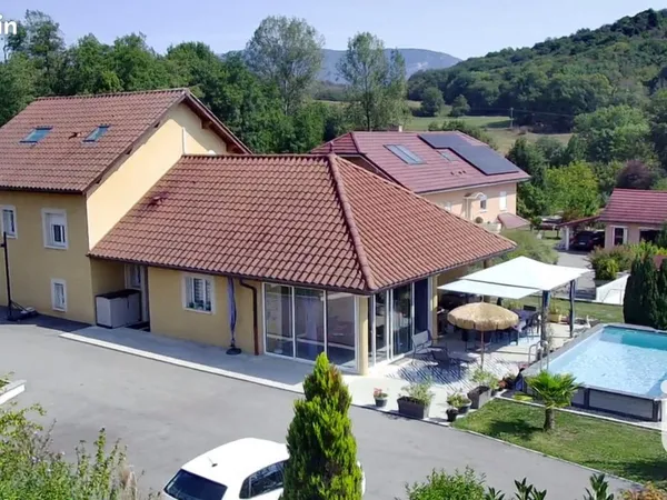 Propriété 9 pièces 200 m² 
