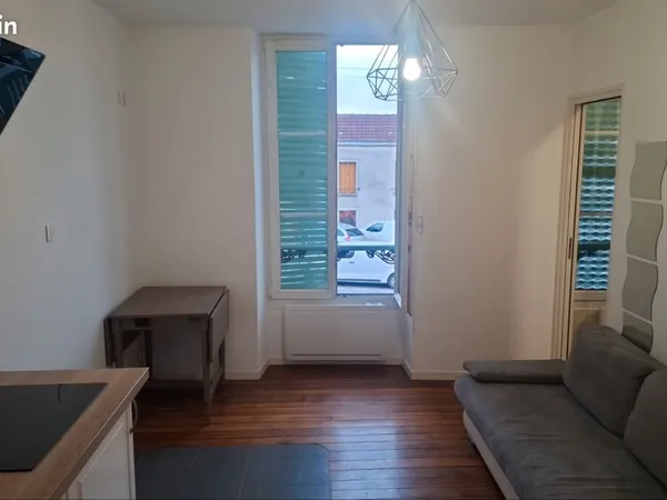 Studio 26 m² / Faux 2 pièces 