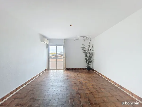 Local commercial 102 m² RAMONVILLE SAINT AGNE 