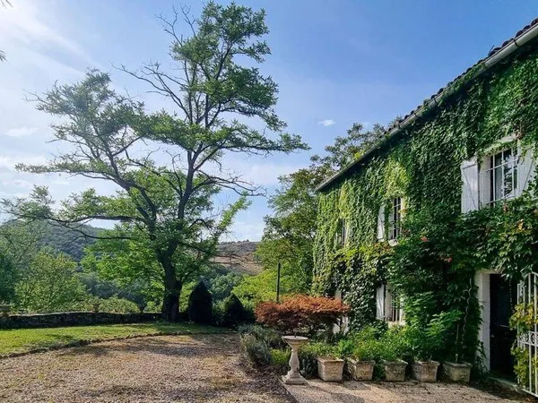 Maison 15 pièces 317 m² 