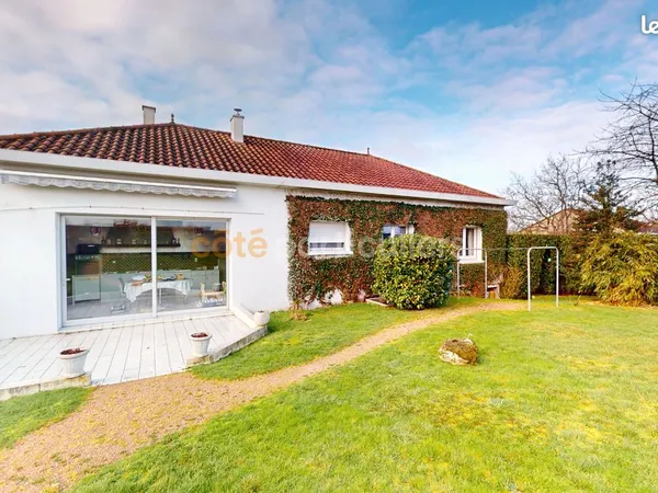 Propriété 7 pièces 159 m² 