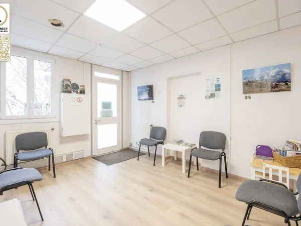 Local commercial 111 m² 