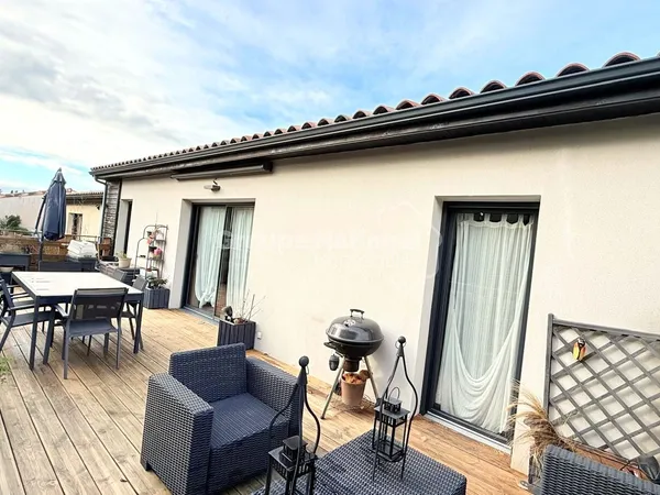 MONTEUX Maison plain pied avec garage, terrasse, adoucisseur d'eau & prise recharge VE 