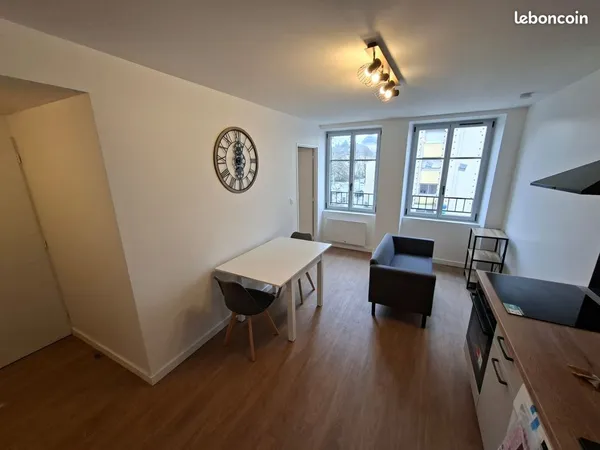 T2 rénové à neuf - Centre de Bourg-en-Bresse - Meublé - 31m² 