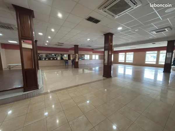 Local commercial 300 m² 