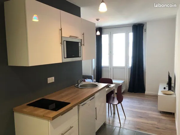 Strasbourg gare 2 P meuble 35m2 + balcon 