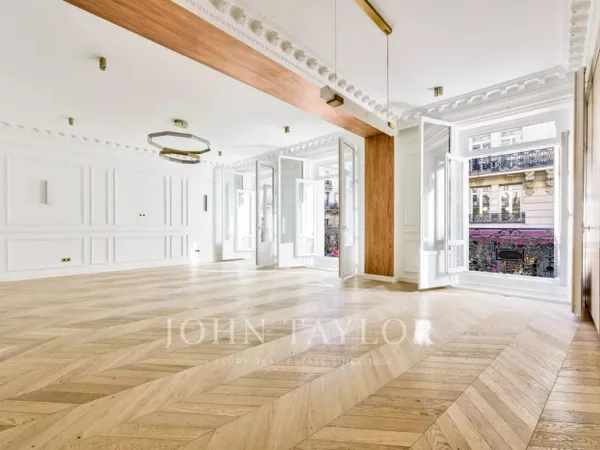 Triangle d'Or - Appartement haussmannien refait à neuf 