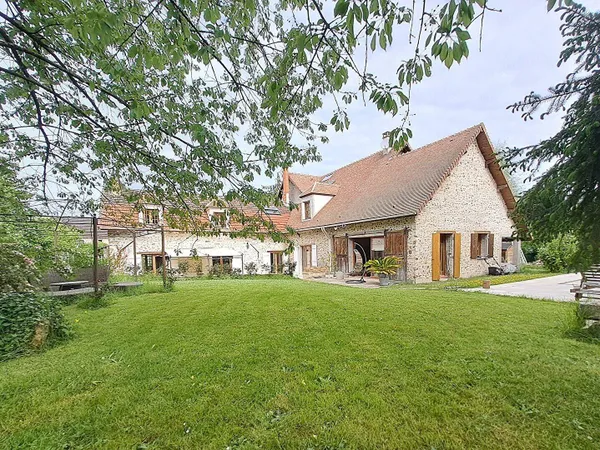 Maison 9 pièces 240 m² 