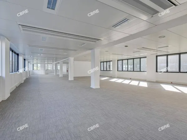 Bureaux 1694 m² 