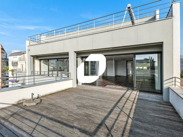 Bureaux 674 m² 