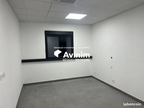 Bureaux 113 m² Saint-Bonnet-de-Mure 