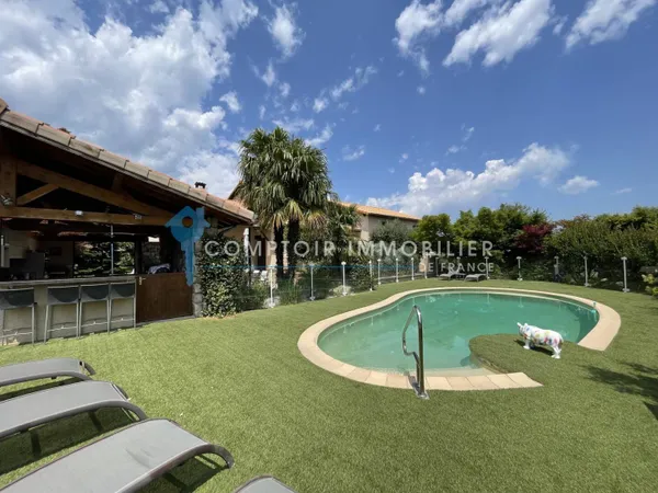 Villa 11 pièces 342 m² 
