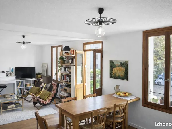 À vendre: T3 de 67m2 dans Annecy, avec jardin privatif, garage, cave 