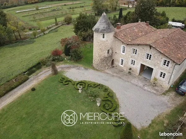Chateau 9 pièces 212 m² 
