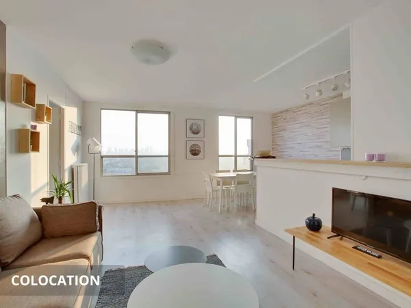 Loue chambre dans appartement 