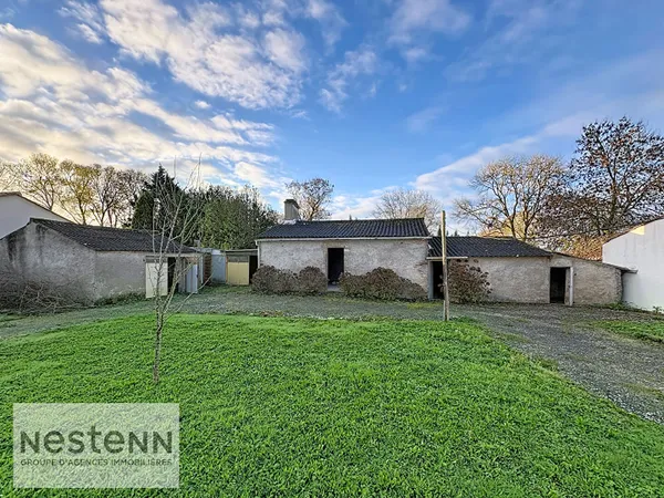 Dépendances à réhabiliter sur 1400 m² de terrain 