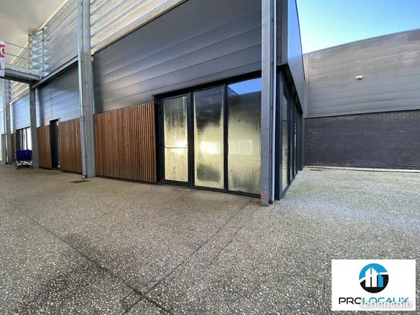 Local commercial 158 m² 