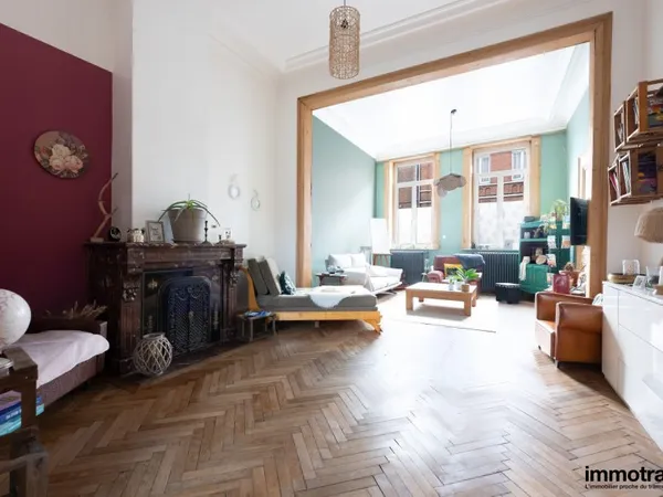 Maison 8 pièces 211 m² 