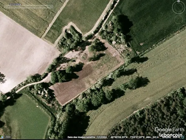 Terrain de loisir 1 ha au bord de l'eau à Azay-le-Ferron 