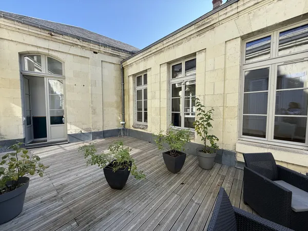 SAUMUR VUE LOIRE ET TERRASSE 