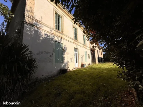 Maison 11 pièces 240 m² 