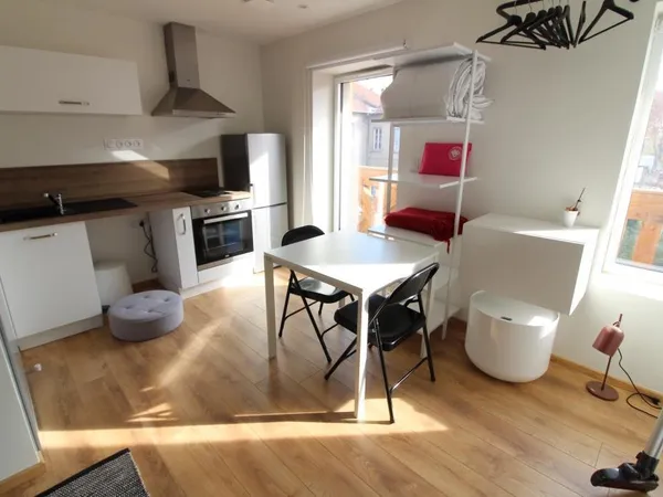 Studio meublé 18 m² rue des Docks VAISE 