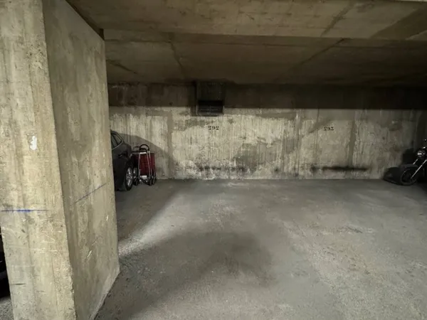 Parking 12 m² 
