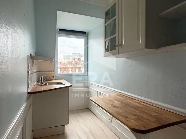 À vendre : Chambre de service à Paris, secteur Violet-Commerce 