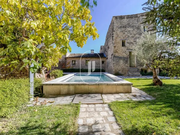 Maison de village avec piscine et studio indépendant - Exclusivi 