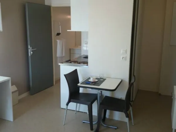 Studio 1 pièce 18 m² 