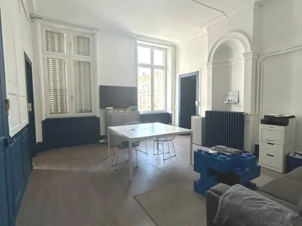Bureaux 100 m² 