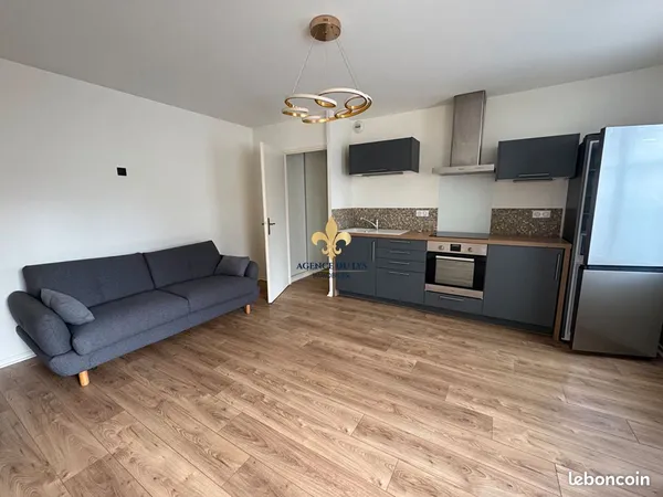 Studio 1 pièce 27 m² 
