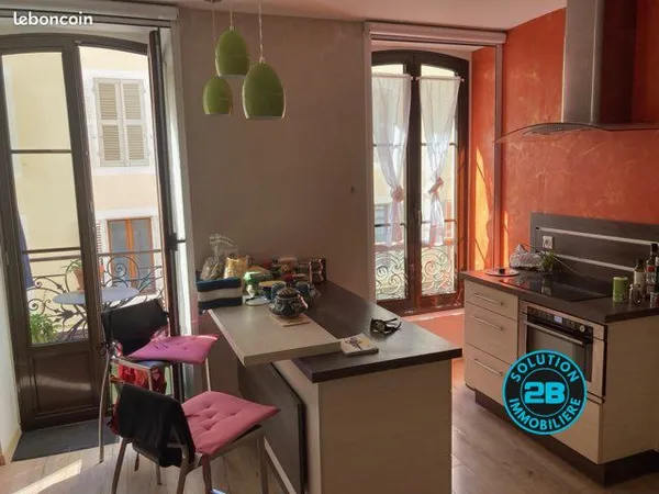 Studio 1 pièce 32 m² 