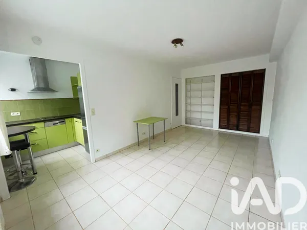Studio 1 pièce 28 m² 