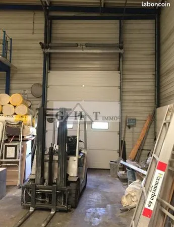 Bureau 950 m² 