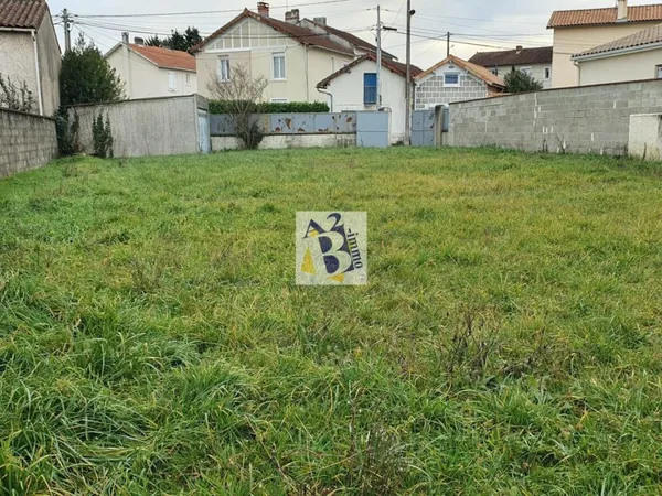 Angoulême, quartier Lunesse, Terrain à bâtir 526m² 
