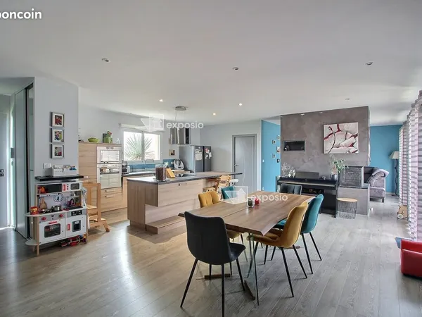 Maison 6 pièces 144 m² 