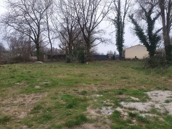 Terrain 1040 m² 